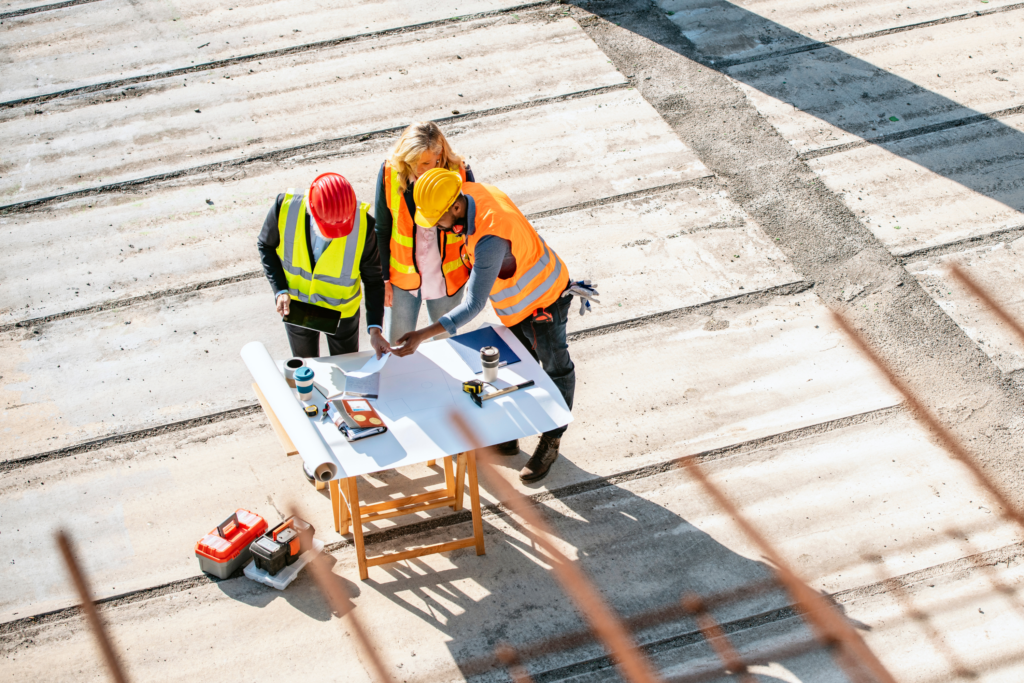 How do you ensure that intranet content reaches field employees?